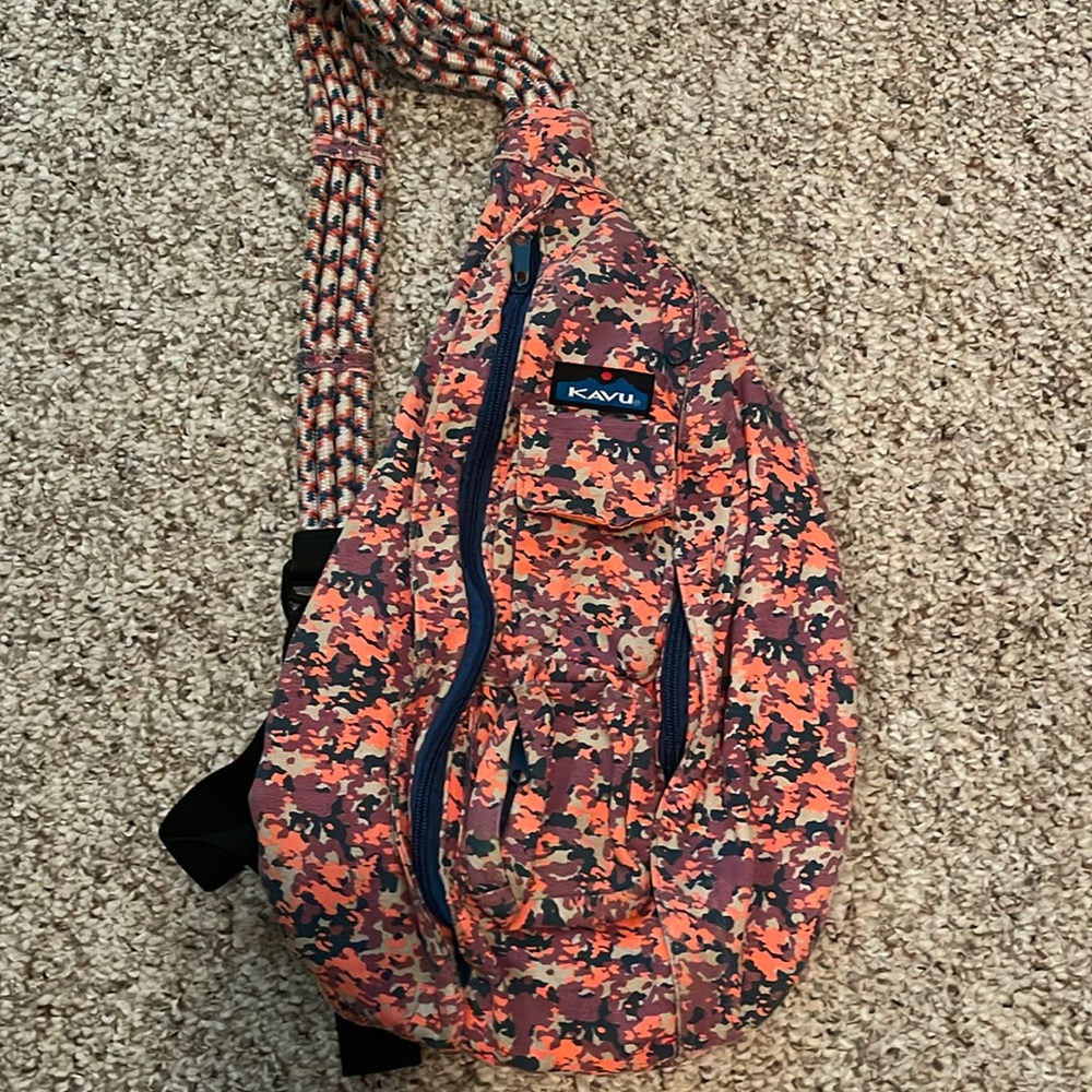 Kavu Rope Sling Floral Crossbody Bag 18 x 11